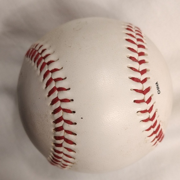 Yankees Rawlings Official American League Baseball 1997 with Red Stitching - Picture 4 of 6